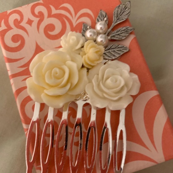 Anthropologie white floral pearl silver hair pin